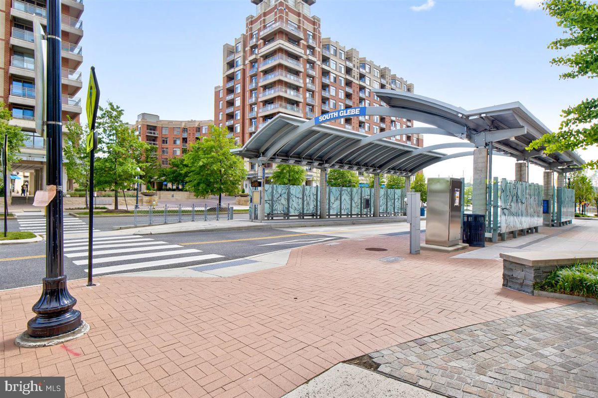 ECLIPSE ON CENTER PARK - Residential Lease