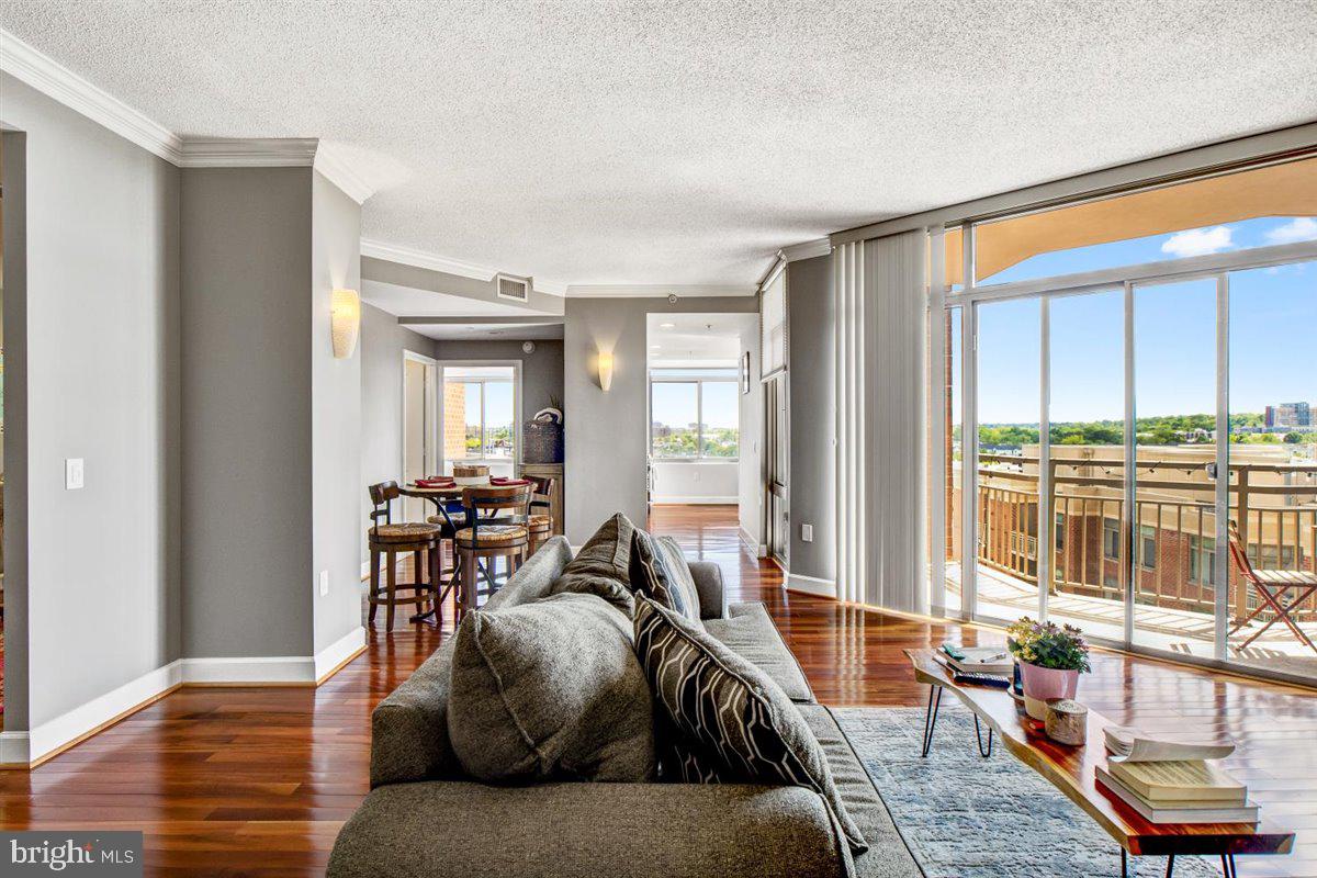 ECLIPSE ON CENTER PARK - Residential Lease