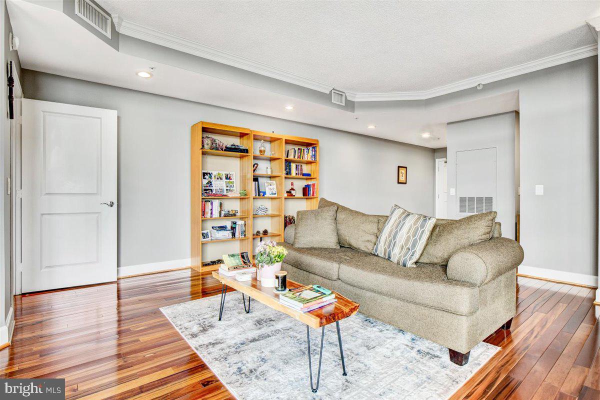 ECLIPSE ON CENTER PARK - Residential Lease