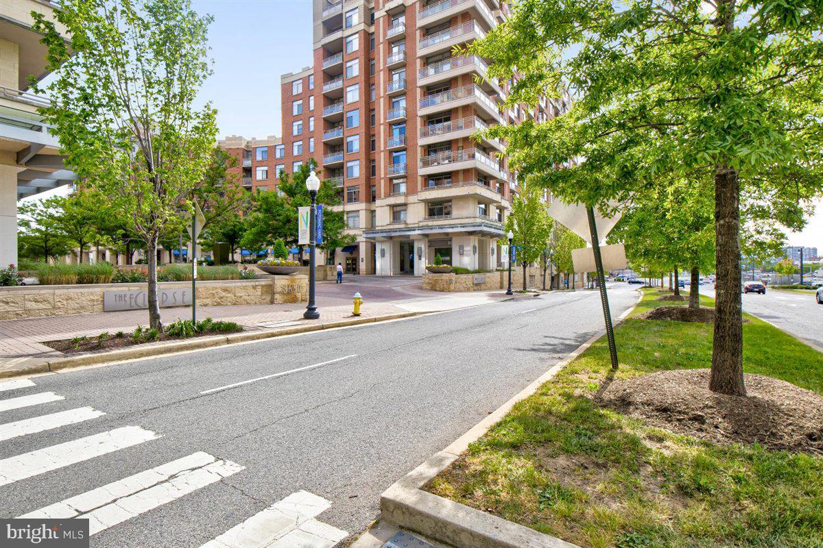 ECLIPSE ON CENTER PARK - Residential Lease