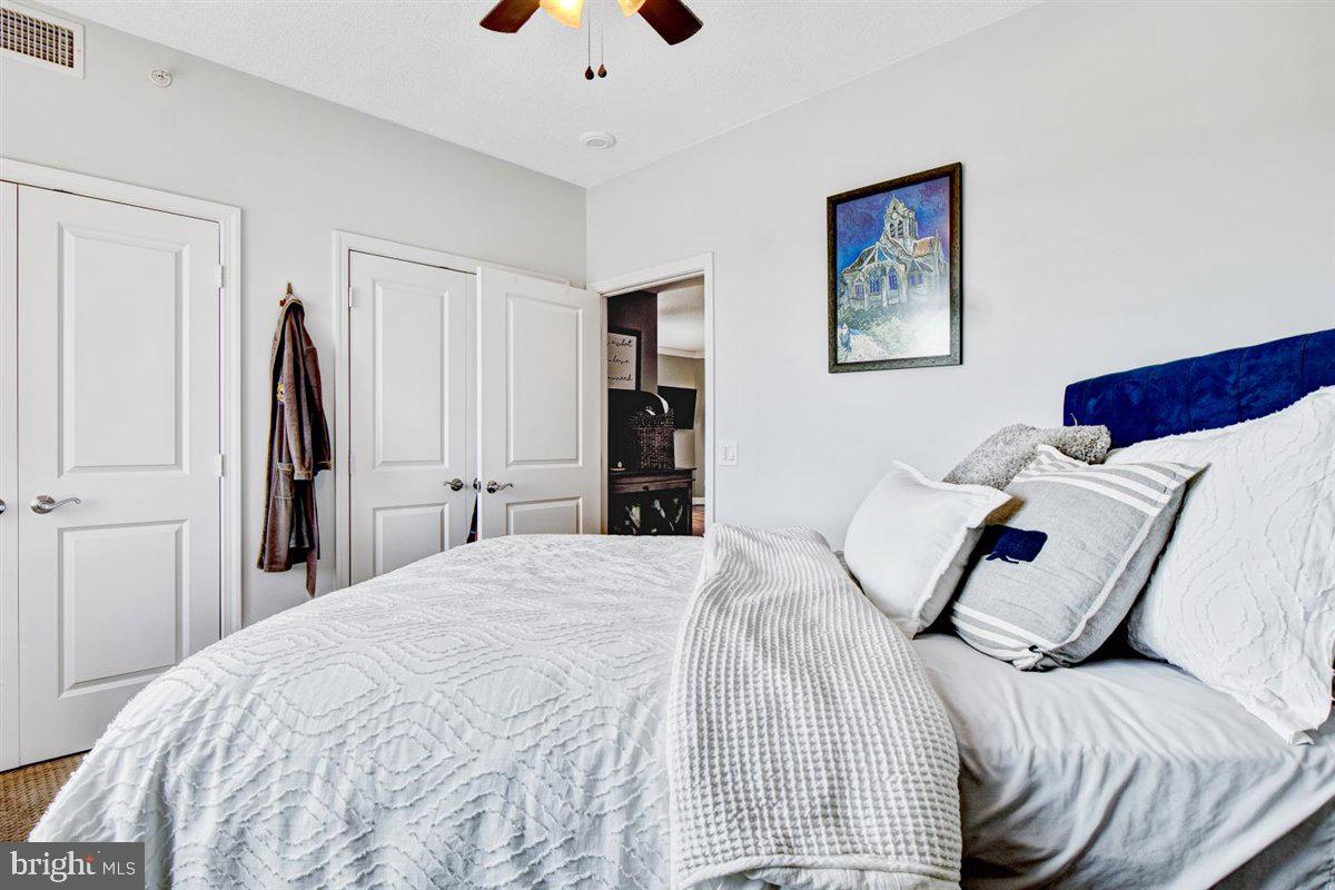 ECLIPSE ON CENTER PARK - Residential Lease