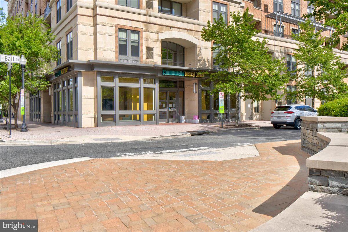 ECLIPSE ON CENTER PARK - Residential Lease