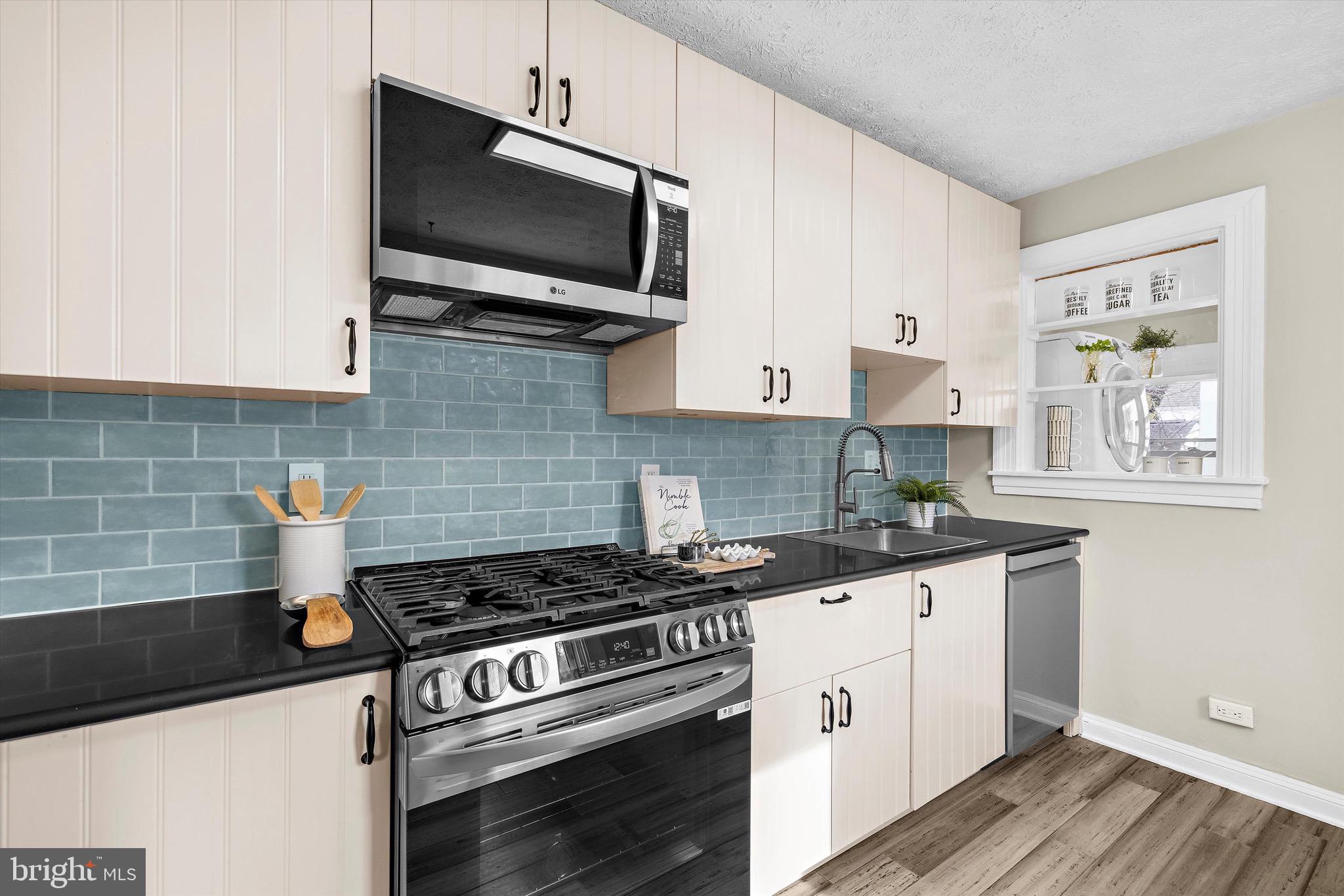 COLONY HILLS - Residential