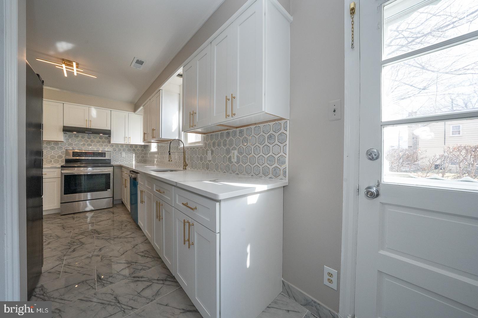 LANSDOWNE - Residential