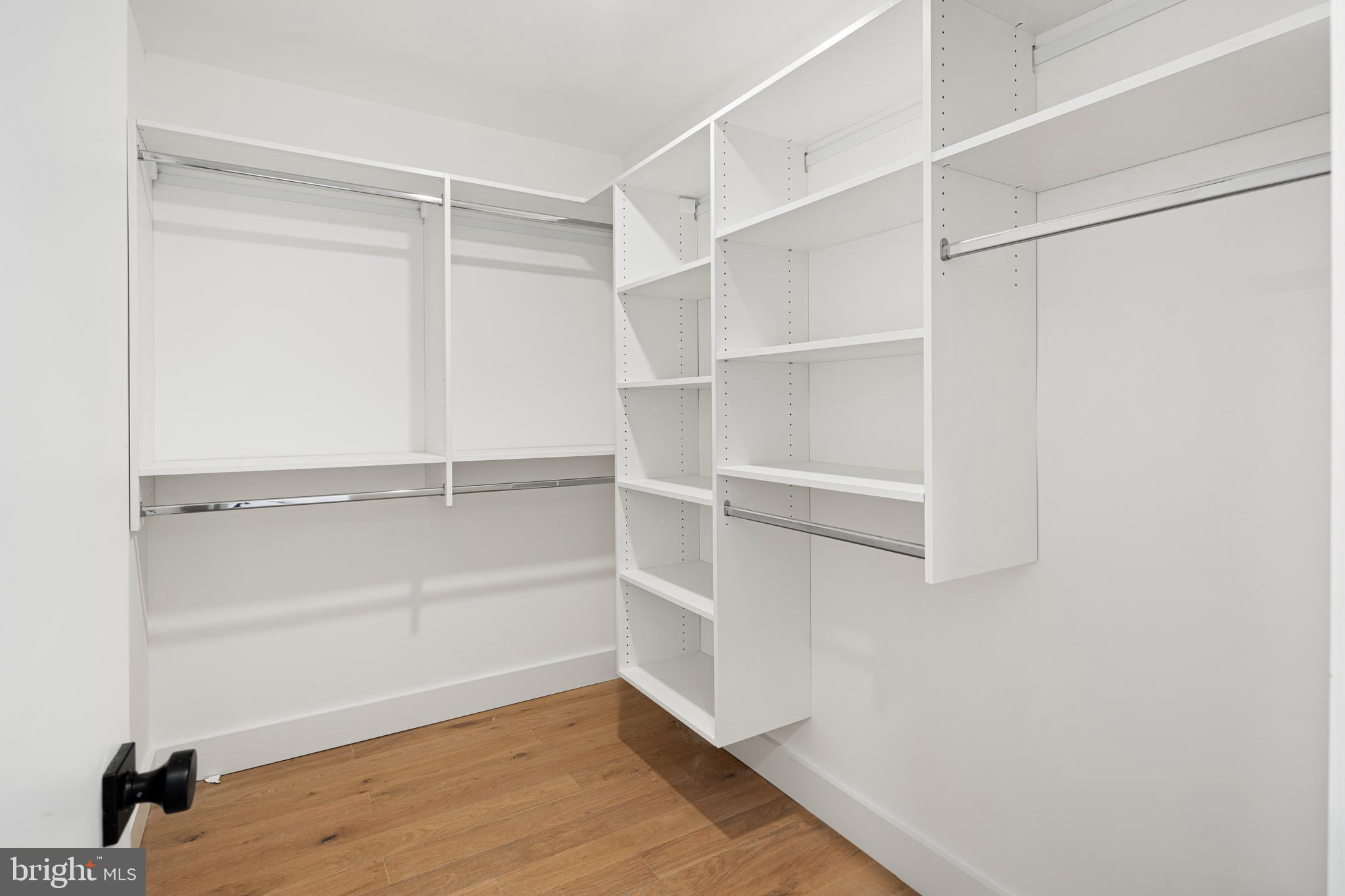 EAST KENSINGTON - Residential