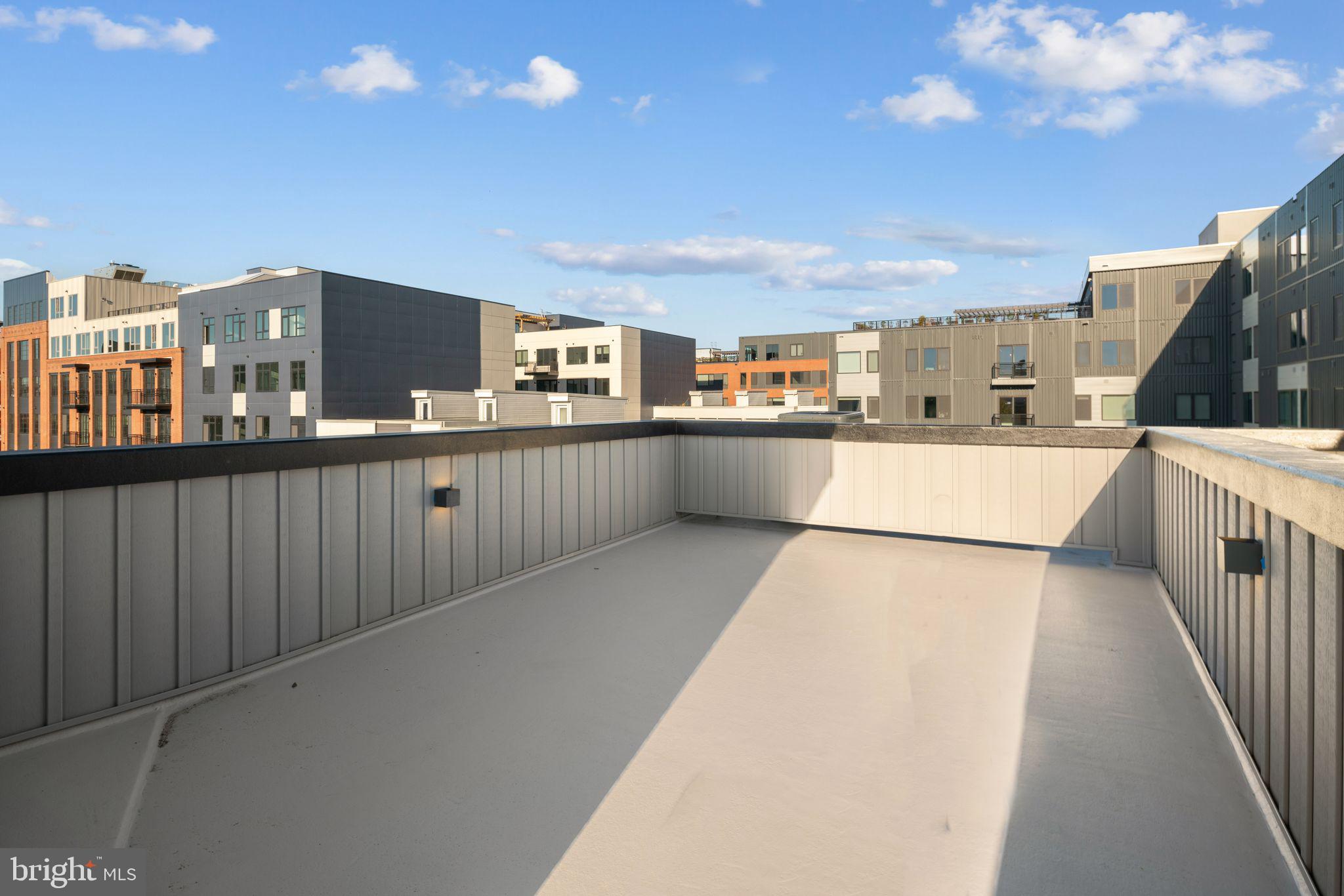 EAST KENSINGTON - Residential