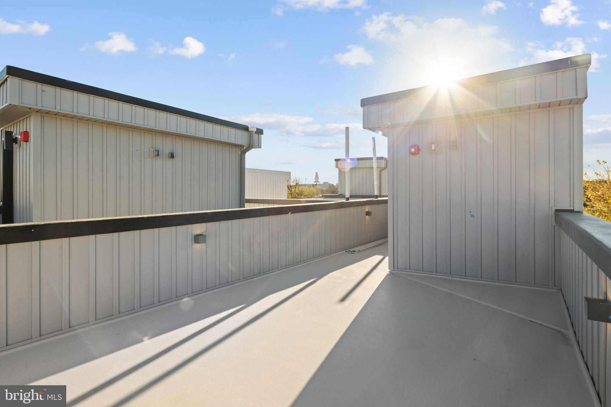 EAST KENSINGTON - Residential