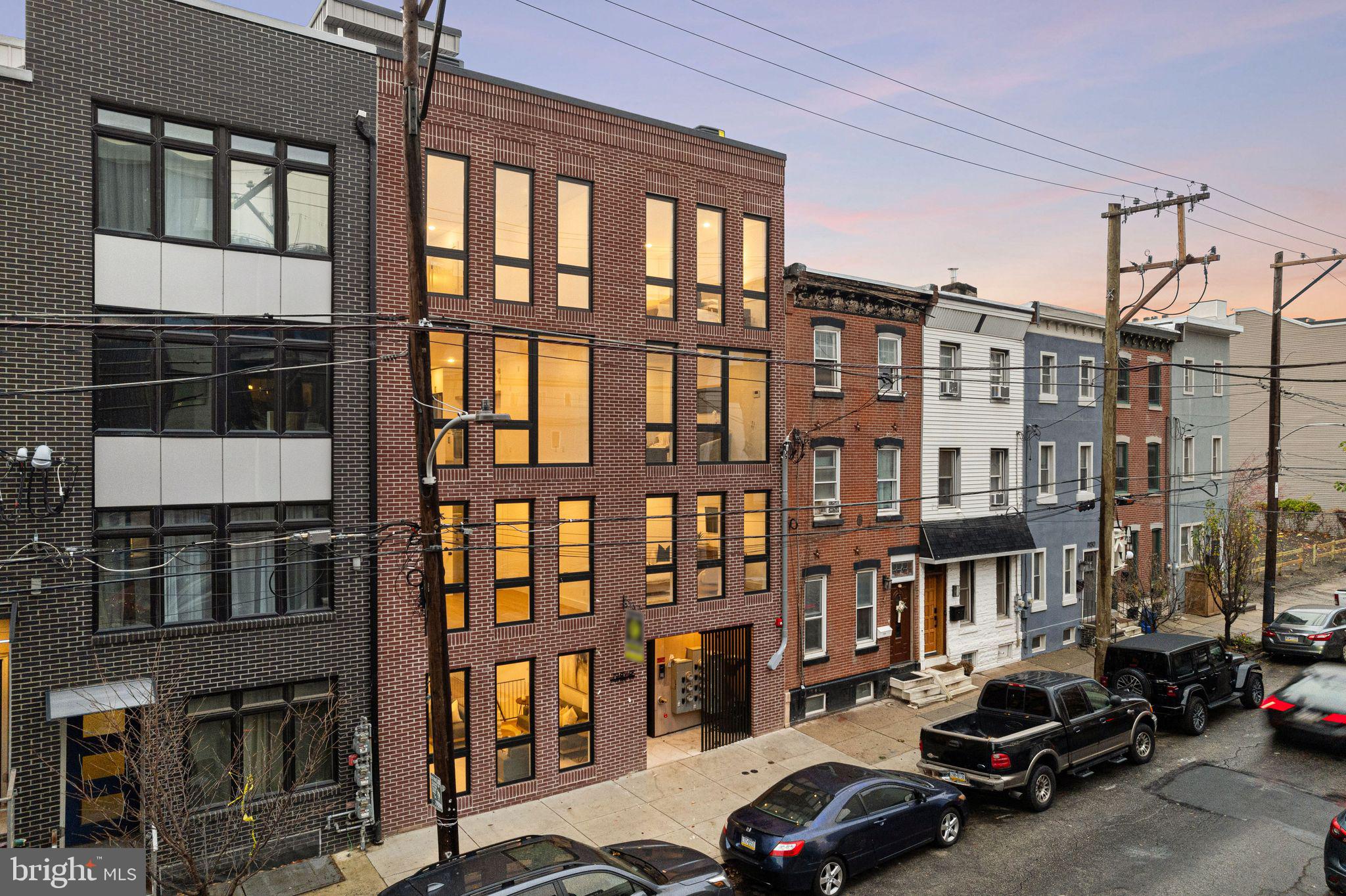 EAST KENSINGTON - Residential