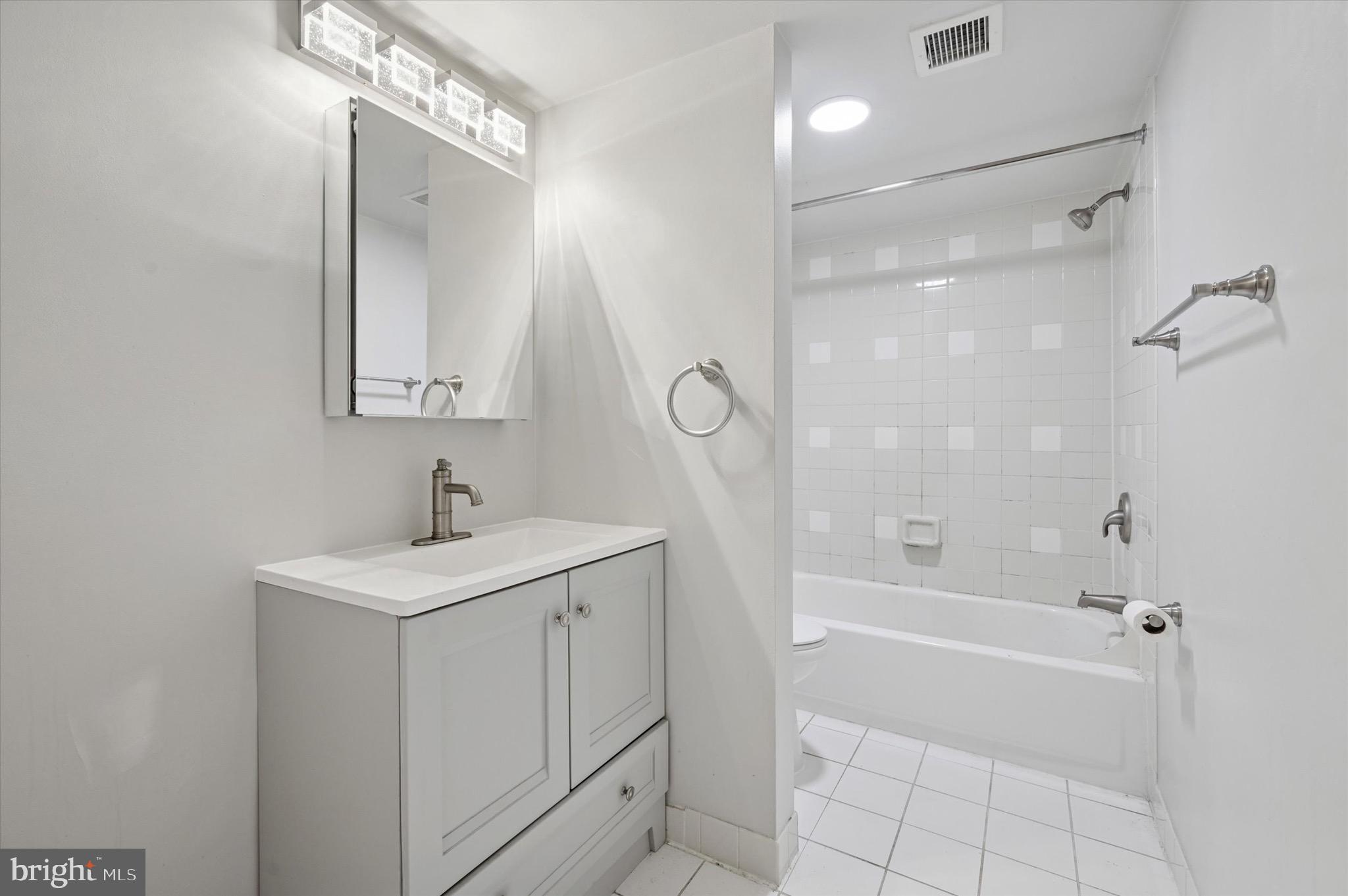 OLD CITY - Residential Lease