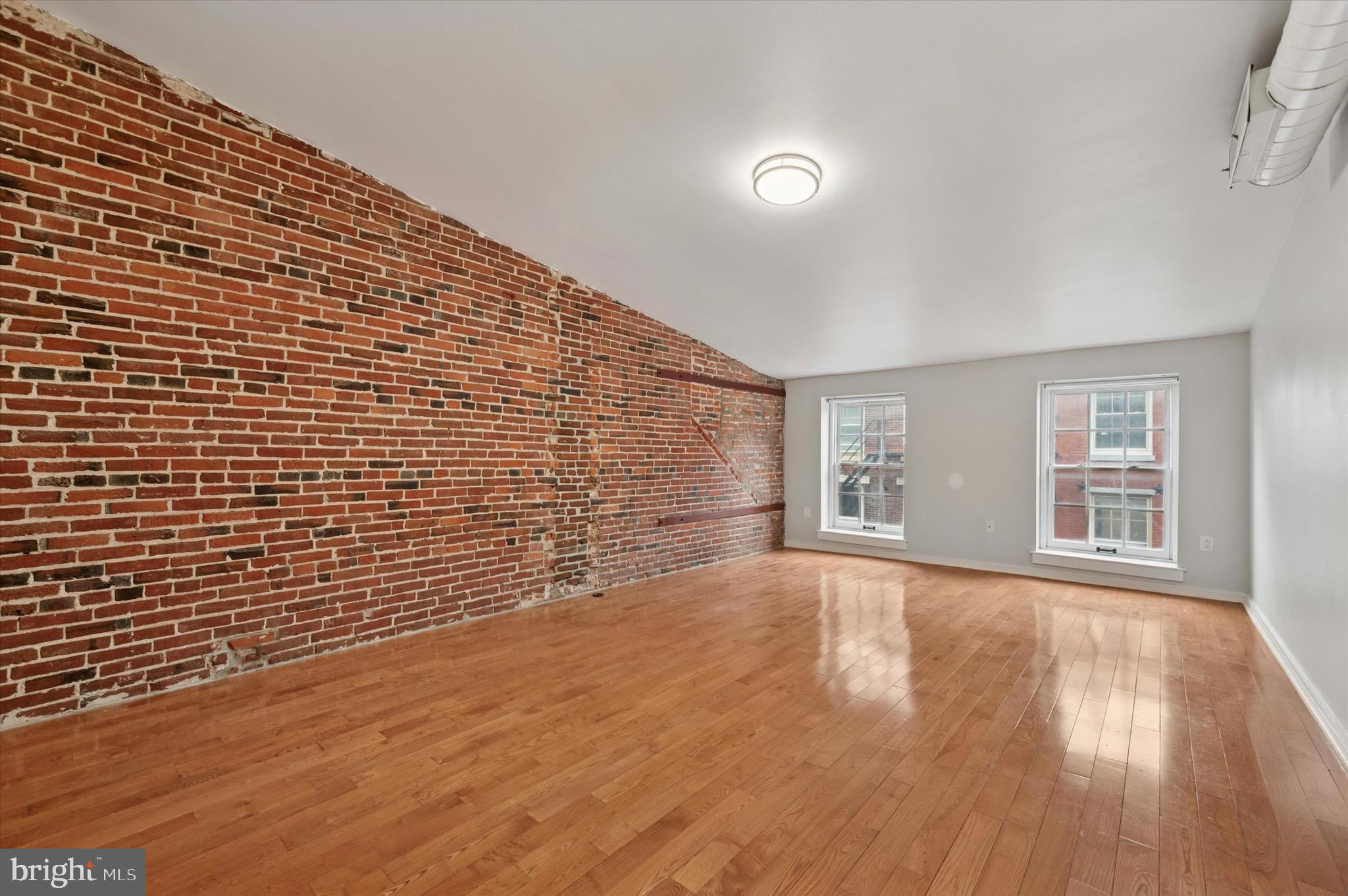 OLD CITY - Residential Lease