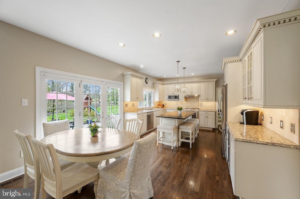 REGAL GLEN - Residential