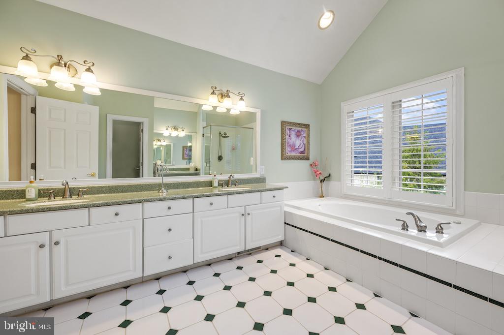 REGAL GLEN - Residential