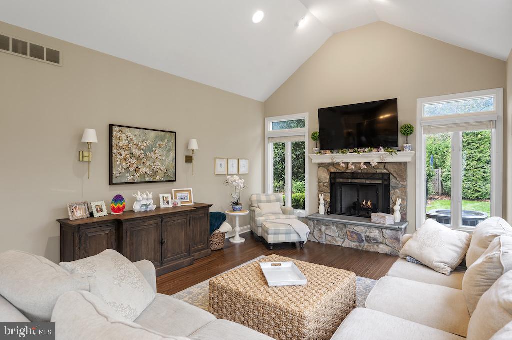 REGAL GLEN - Residential