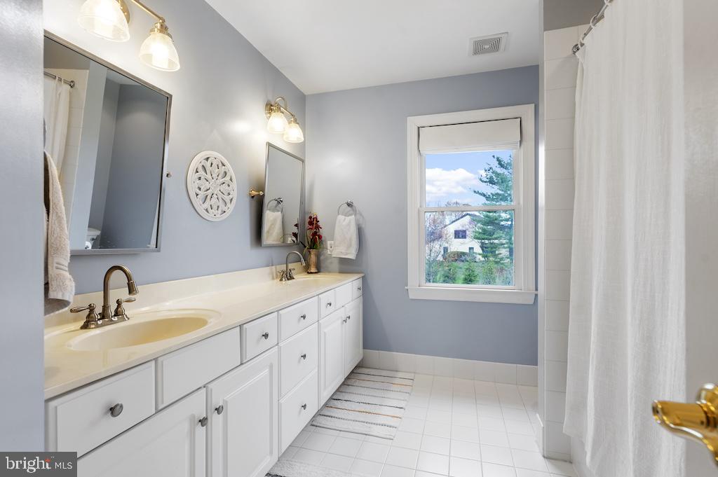 REGAL GLEN - Residential