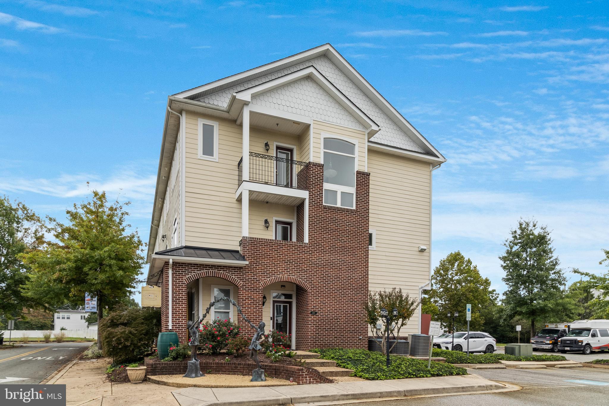 CENTENNIAL COMMONS - Residential