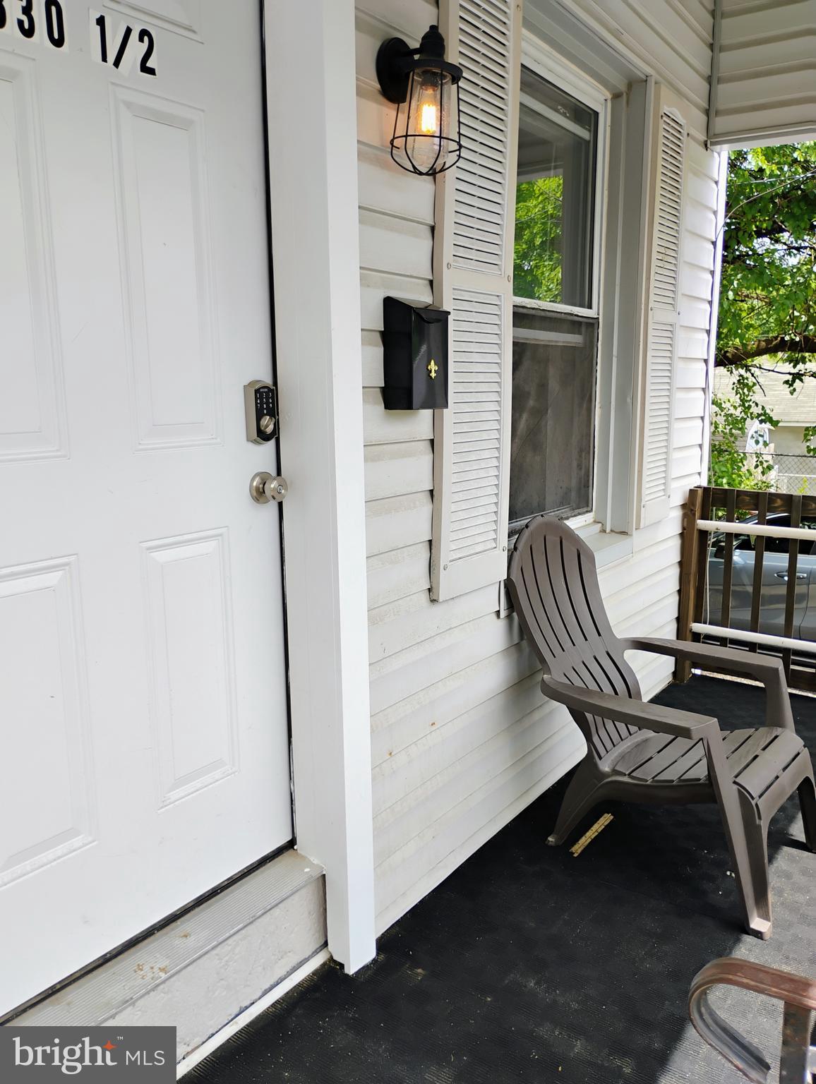 330 PINE ALLEY 1/2