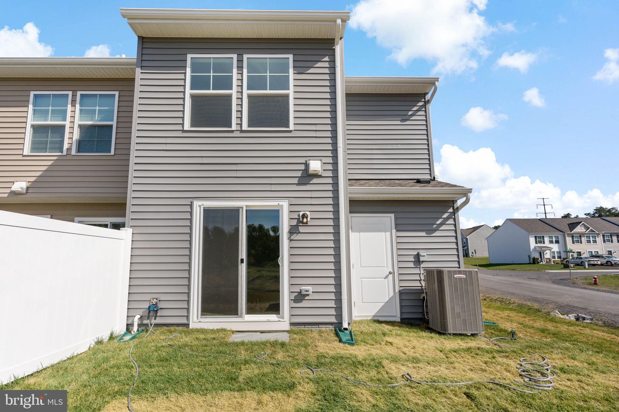 WHISPERING PINES - Residential