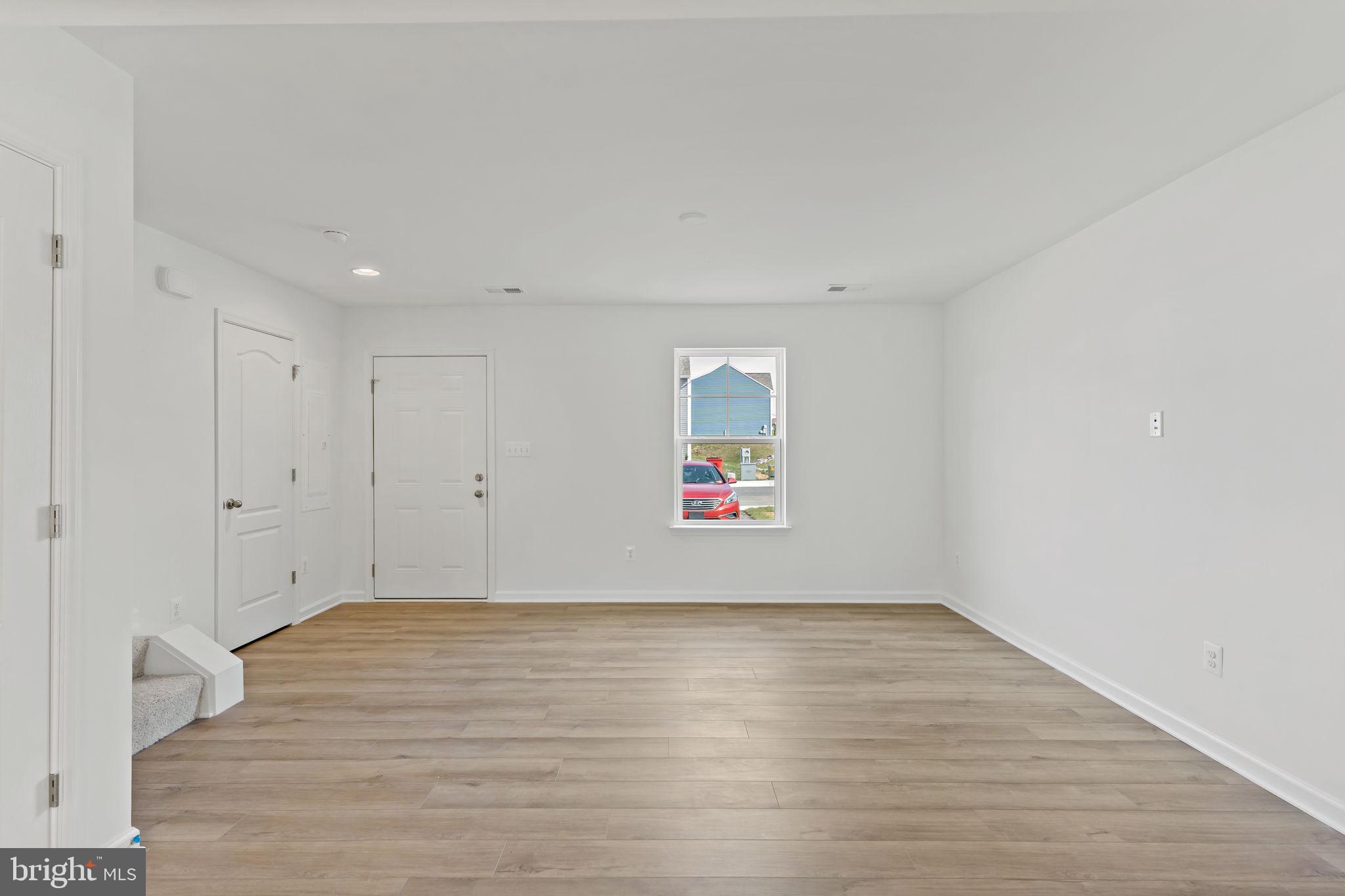 WHISPERING PINES - Residential