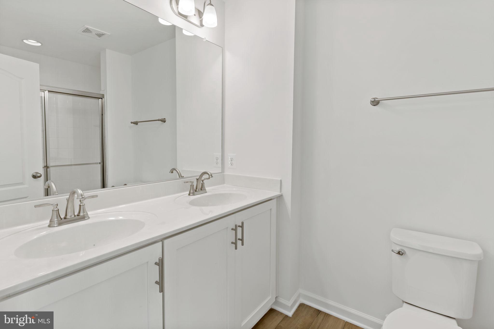 WHISPERING PINES - Residential