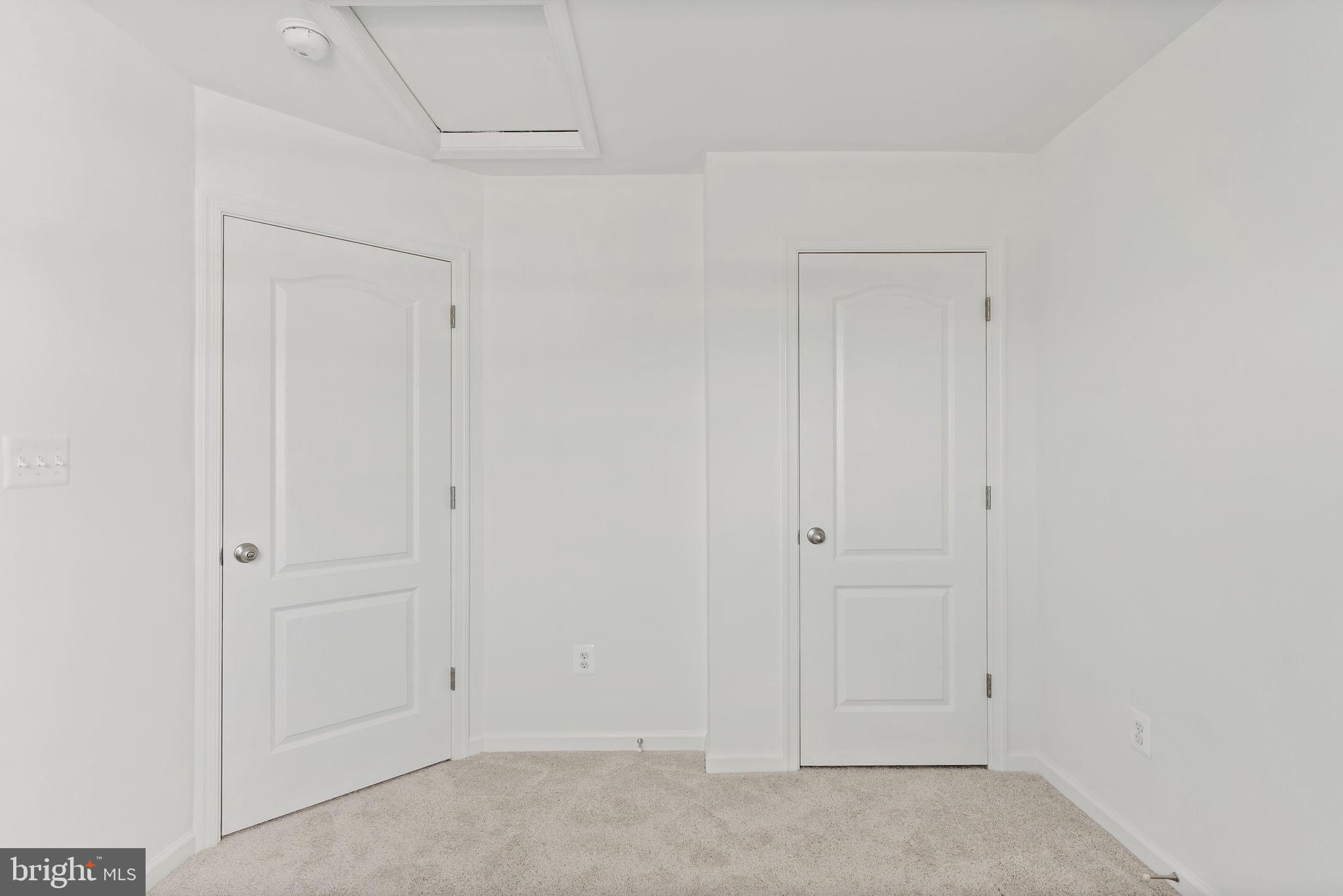 WHISPERING PINES - Residential