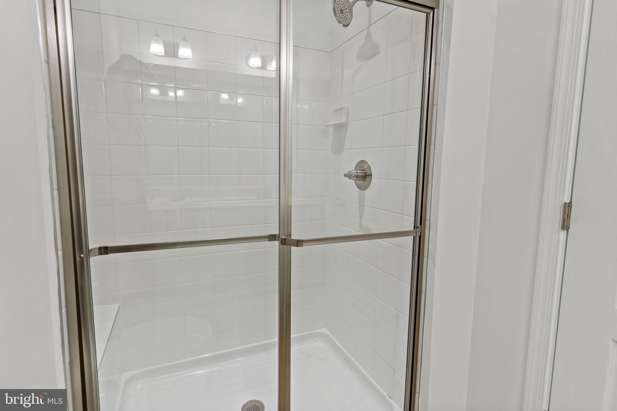 WHISPERING PINES - Residential