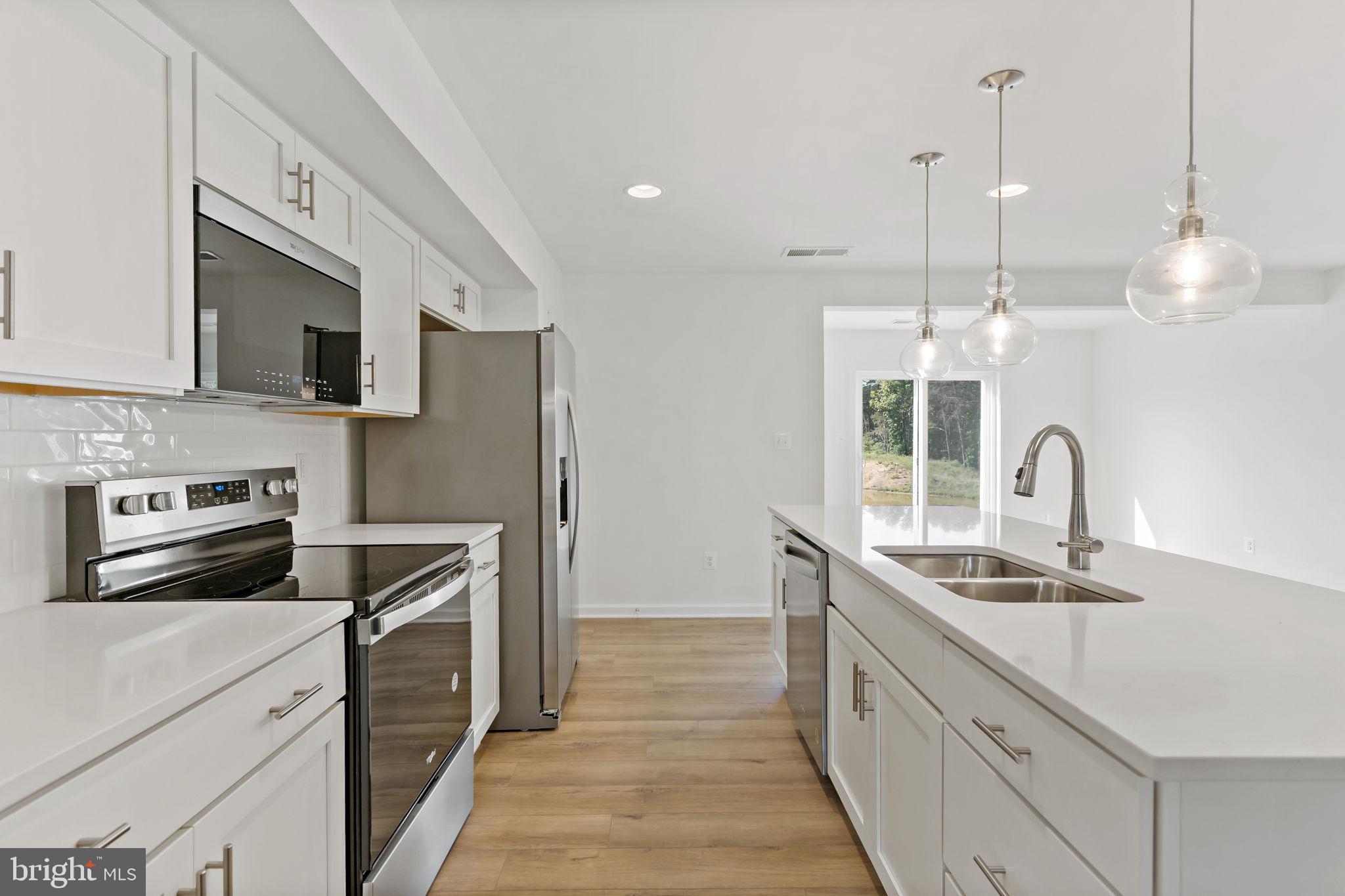 WHISPERING PINES - Residential