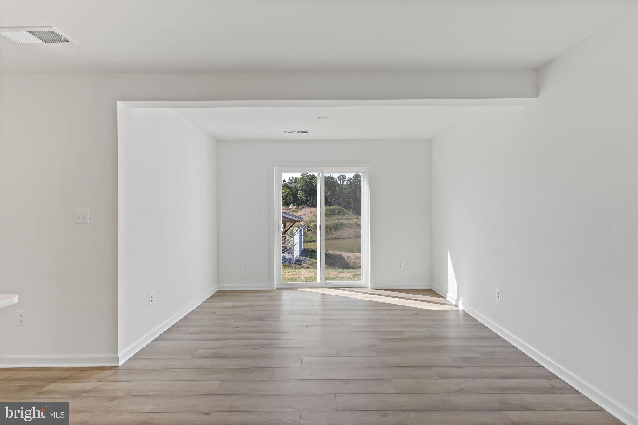 WHISPERING PINES - Residential