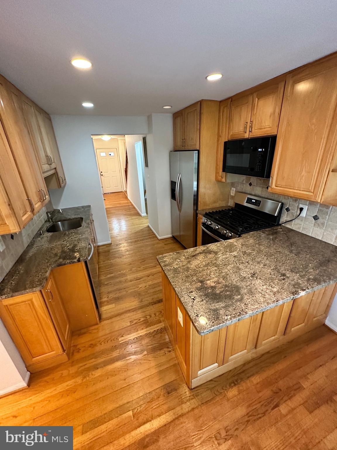 IDYLWOOD STATION - Residential Lease