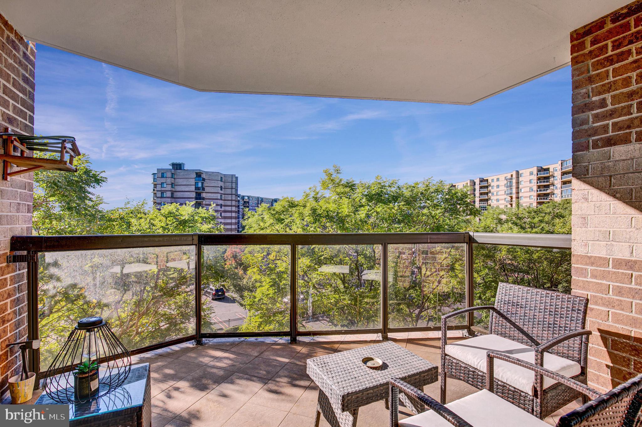 ROTONDA - Residential Lease