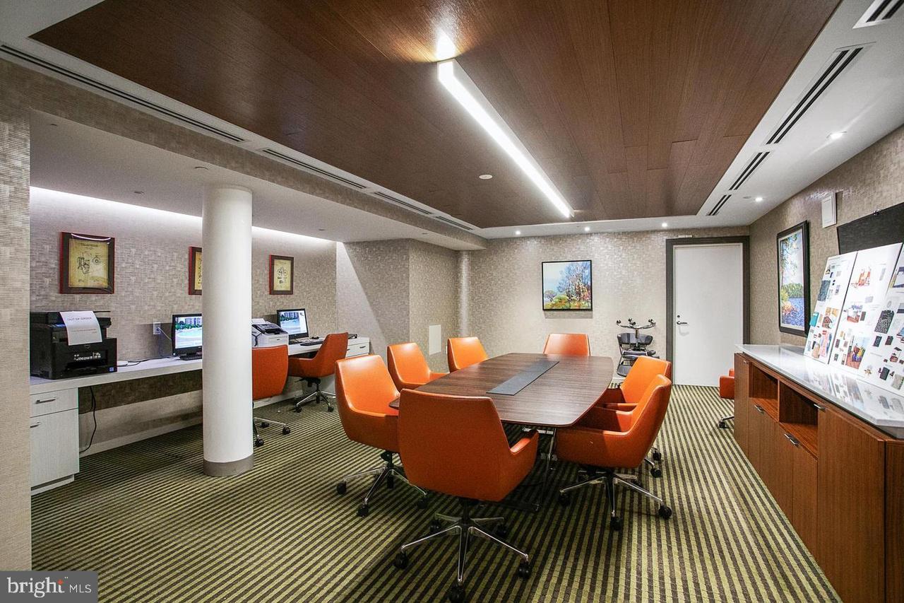 ROTONDA - Residential Lease