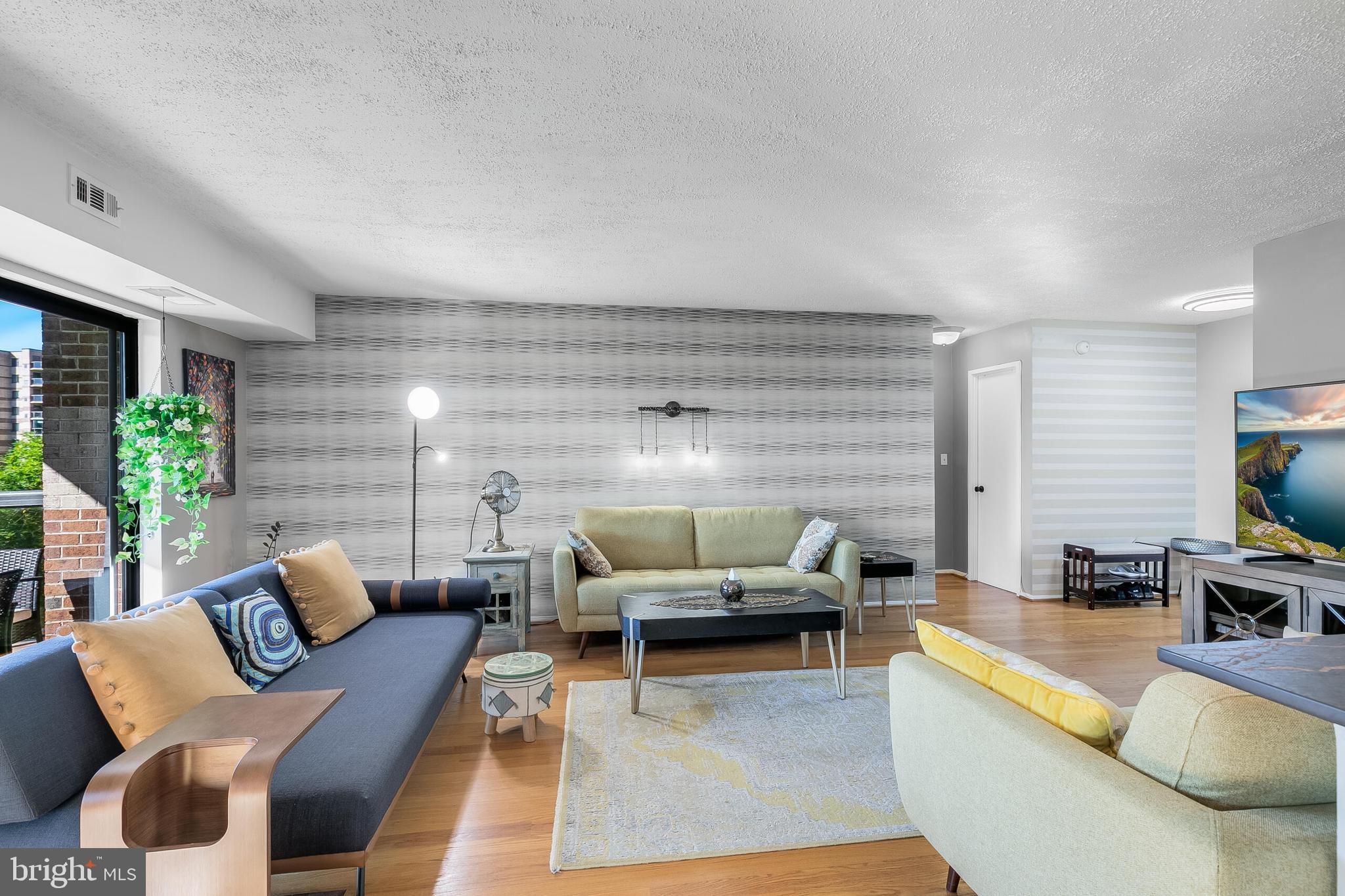 ROTONDA - Residential Lease