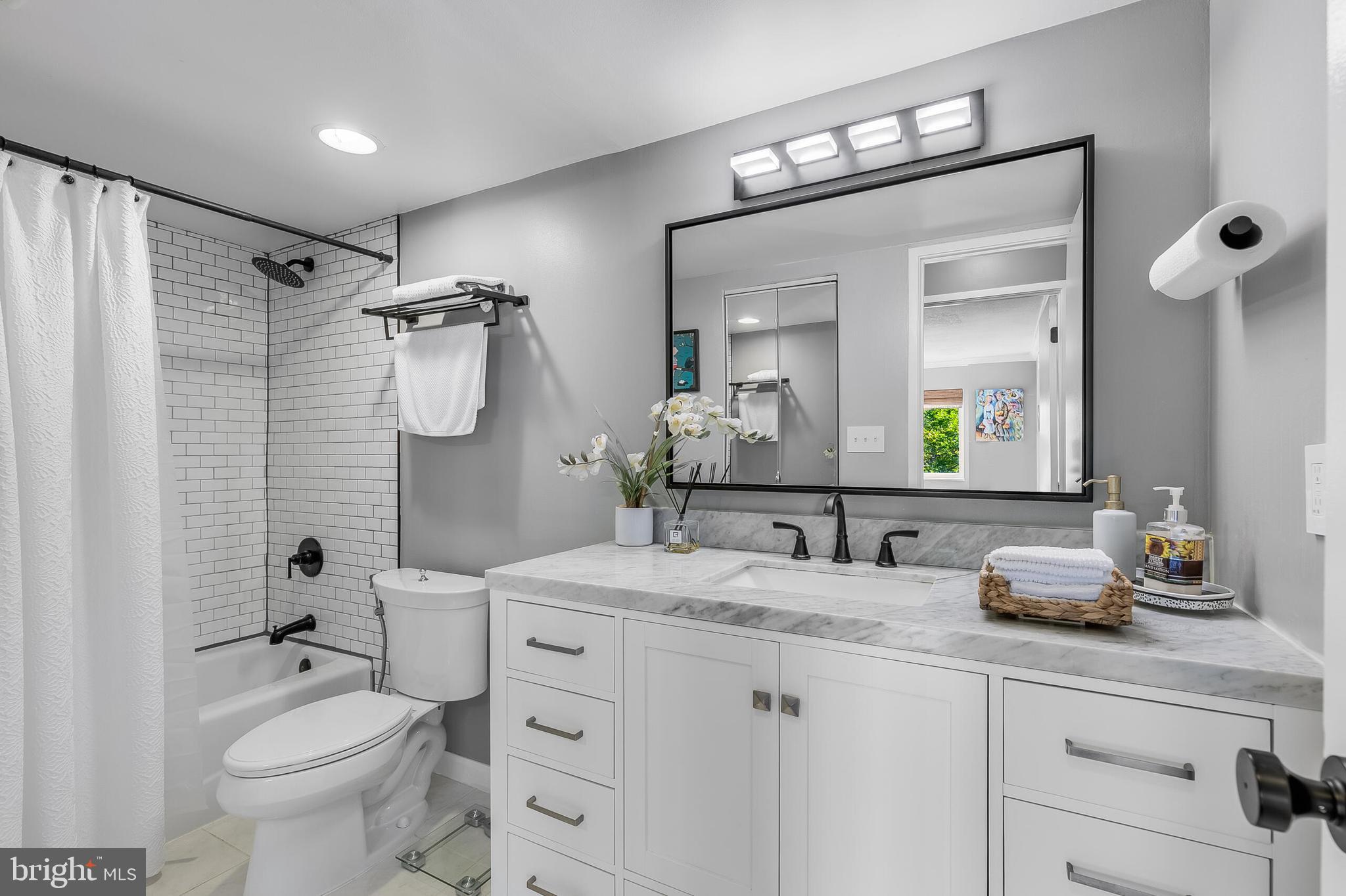 ROTONDA - Residential Lease