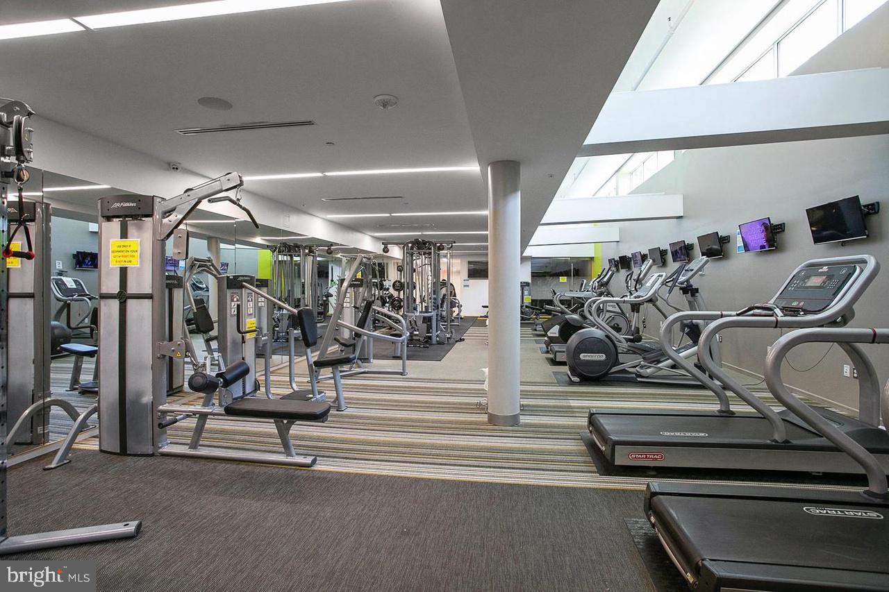 ROTONDA - Residential Lease