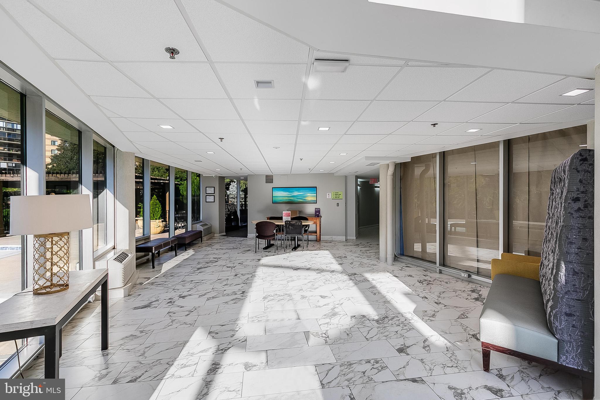 ROTONDA - Residential Lease