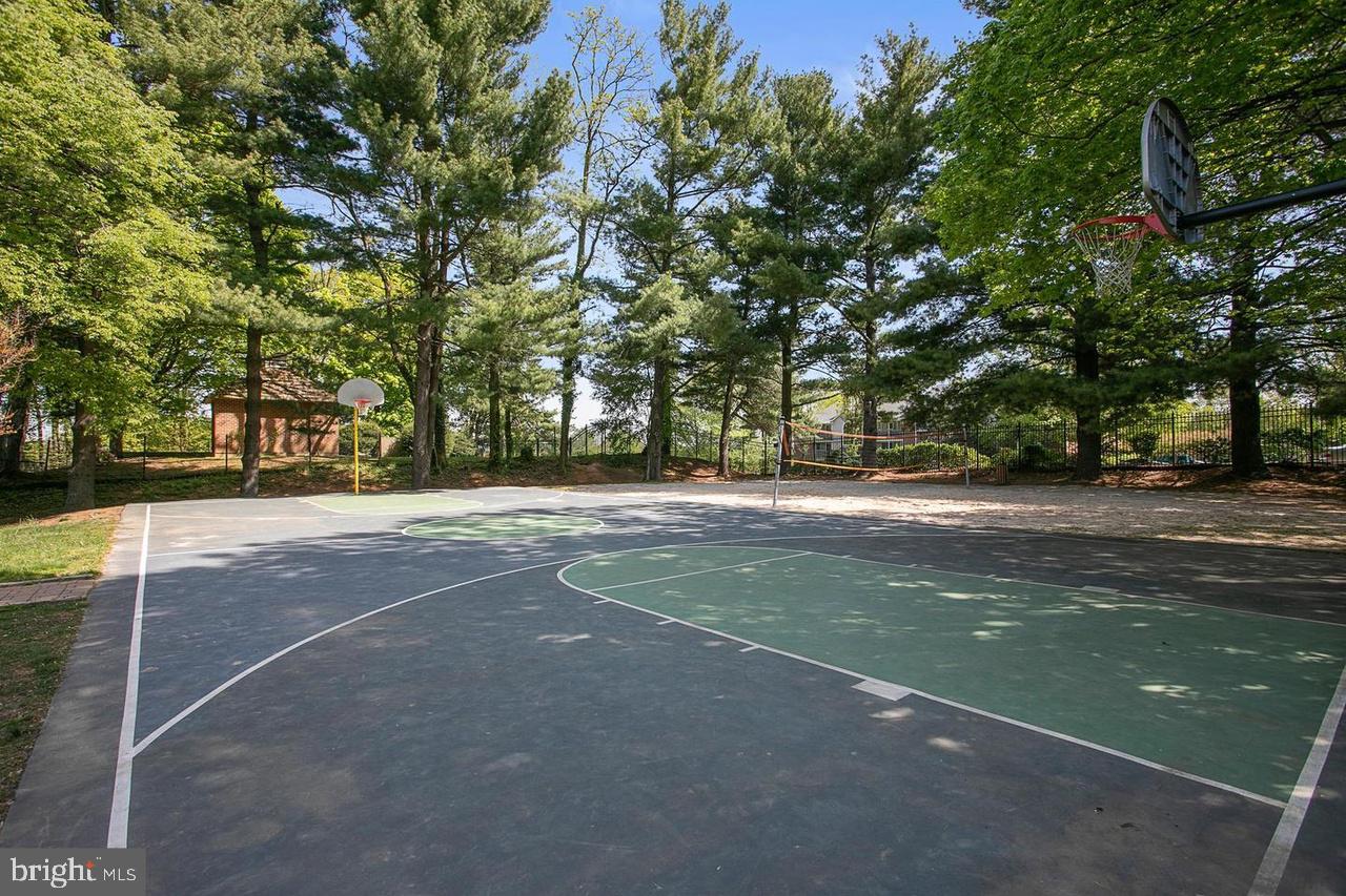 ROTONDA - Residential Lease