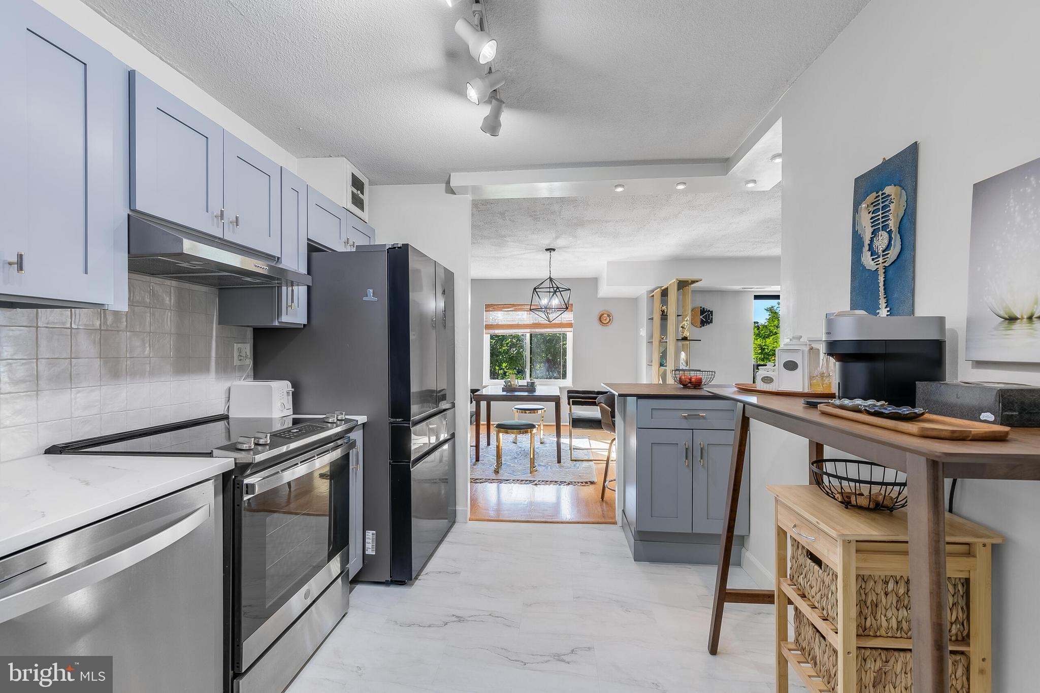 ROTONDA - Residential Lease