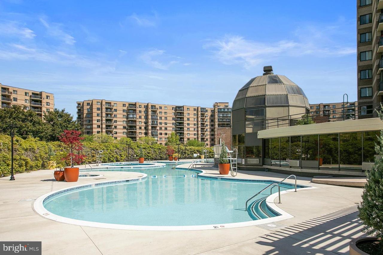 ROTONDA - Residential Lease