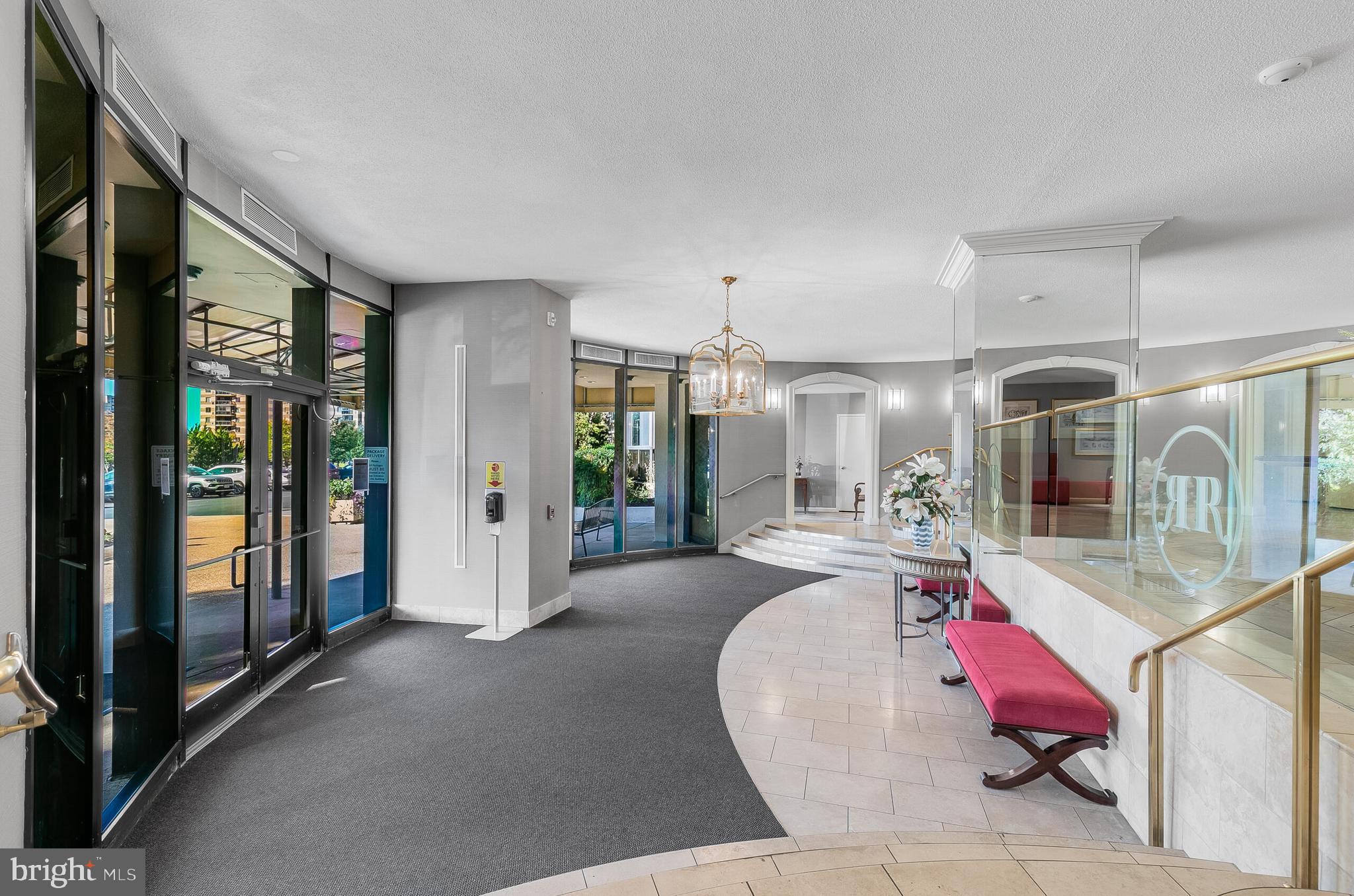 ROTONDA - Residential Lease