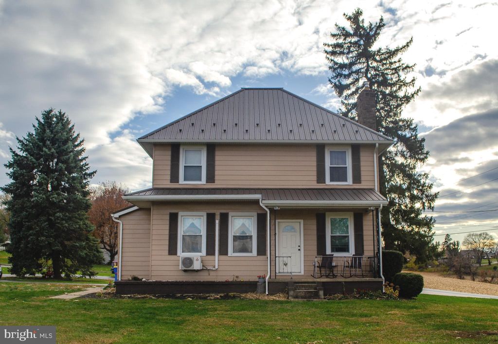 Photo of 195 Coventry Road, DALLASTOWN, PA 17313 (MLS # PAYK2093722)