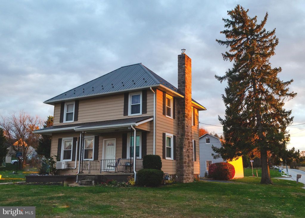 Photo of 195 Coventry Road, DALLASTOWN, PA 17313 (MLS # PAYK2093722)