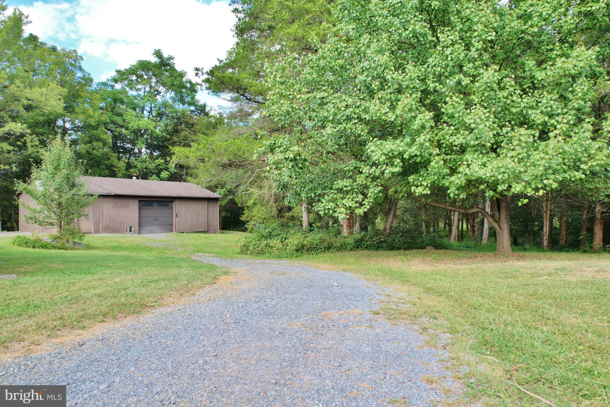 338 CALAMUS LANE