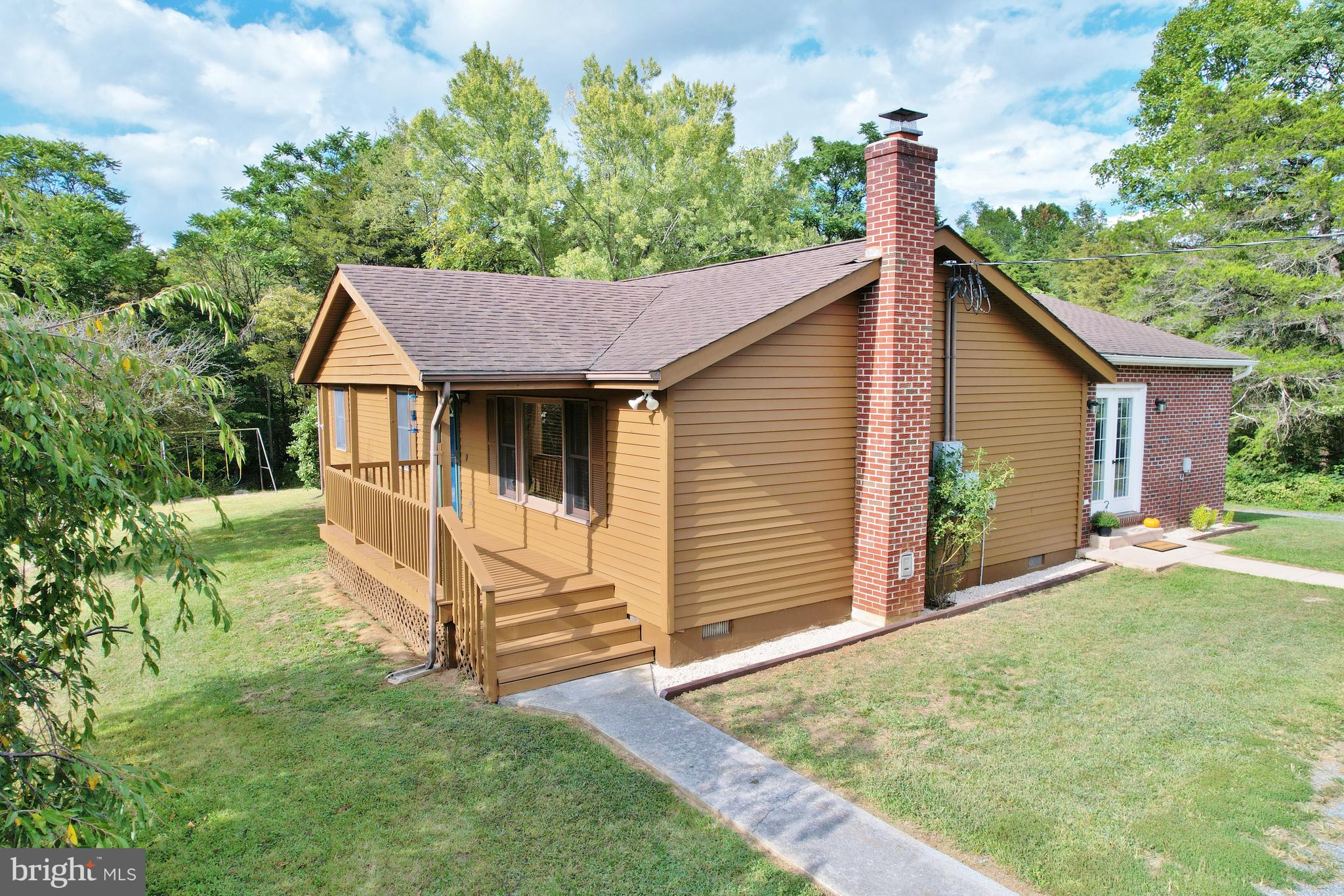 338 CALAMUS LANE
