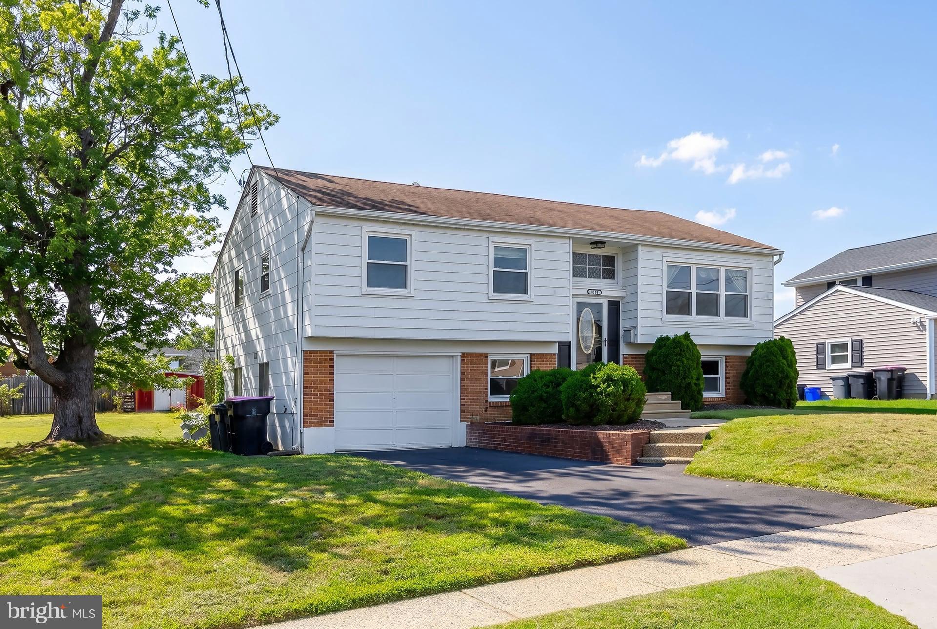 1037 LYNWOOD LANE
