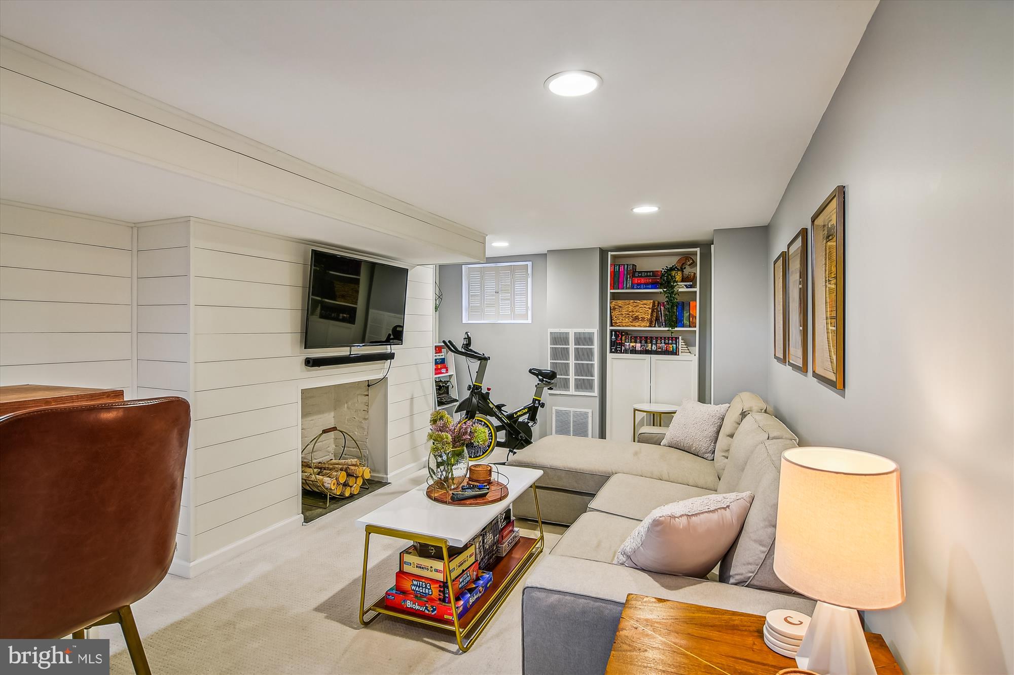 RIVERSIDE PARK - Residential