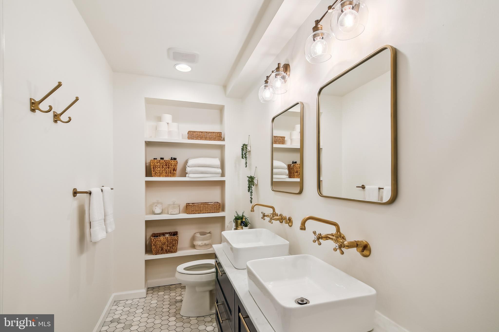 RIVERSIDE PARK - Residential