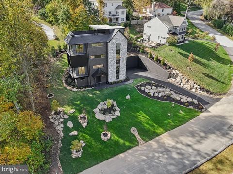 12 LANGTON LANE NEWTOWN SQUARE PA 19073