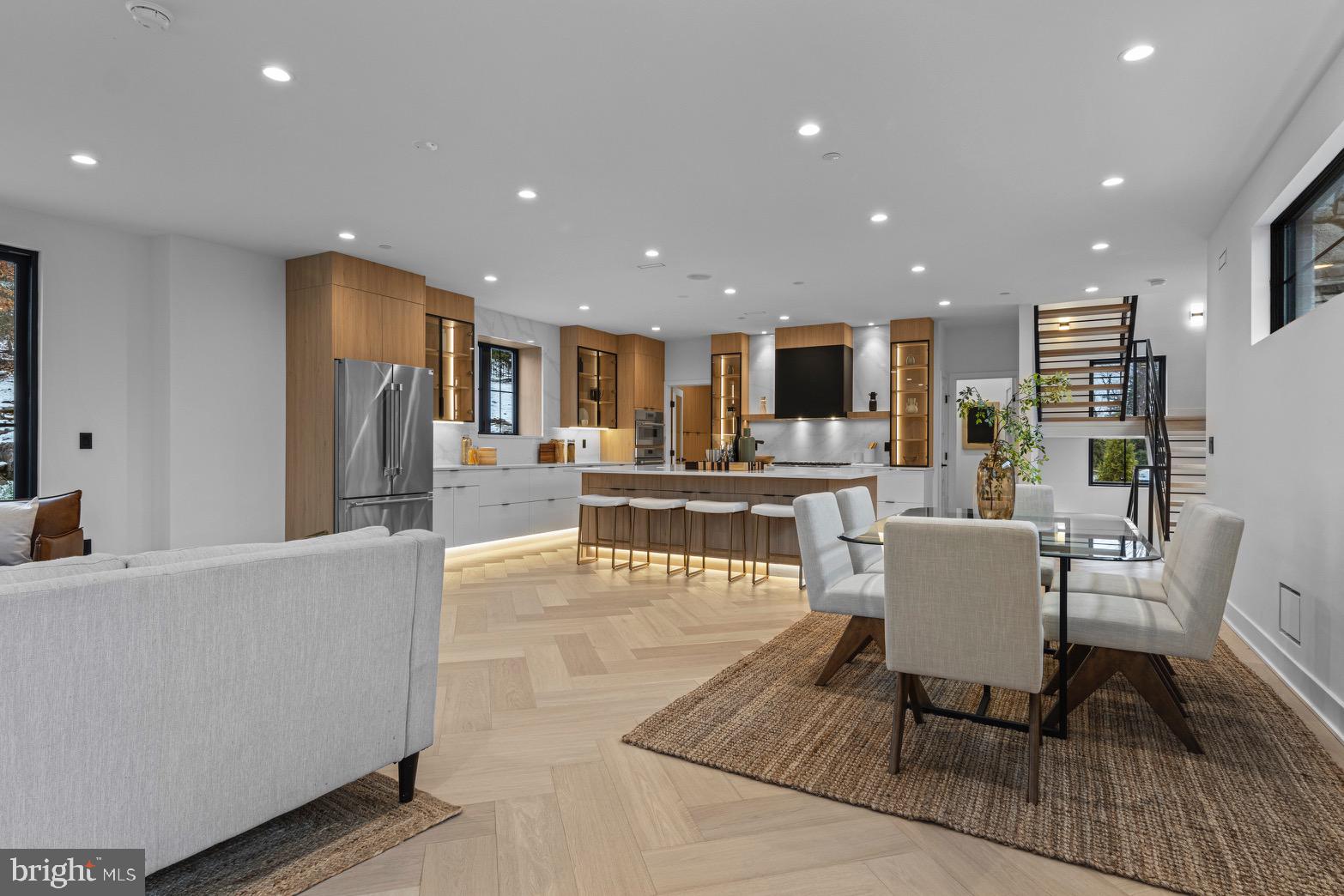 RUNNYMEADE FARMS - Residential