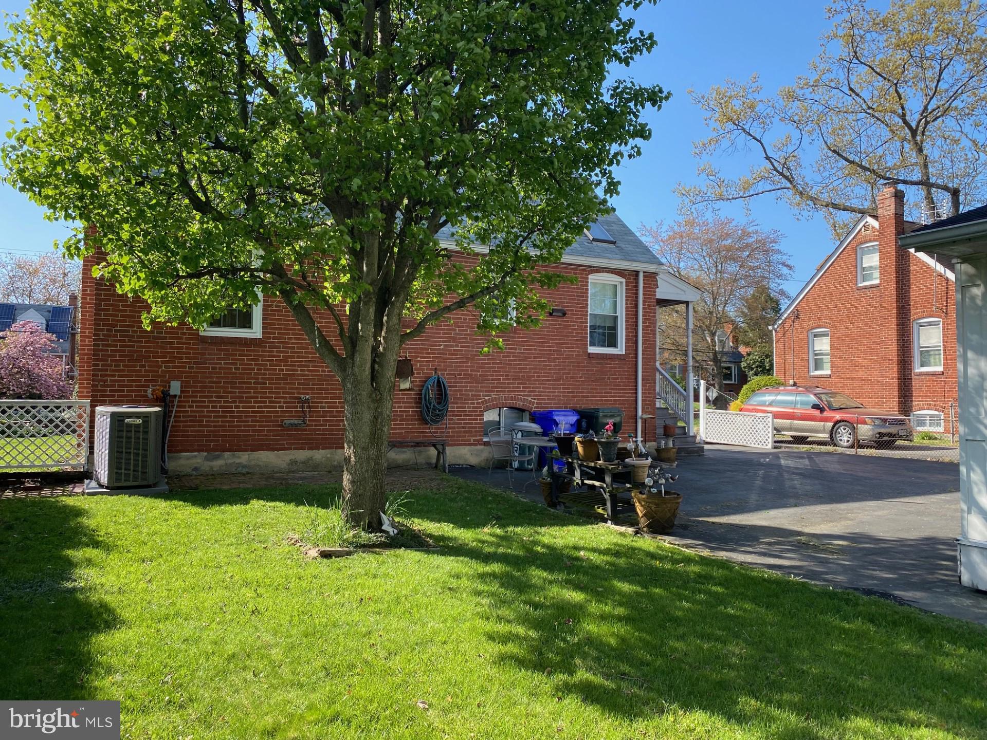 HOLLYWOOD - Residential