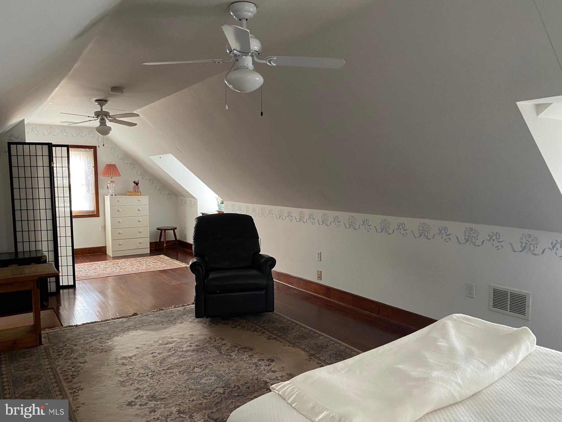 HOLLYWOOD - Residential