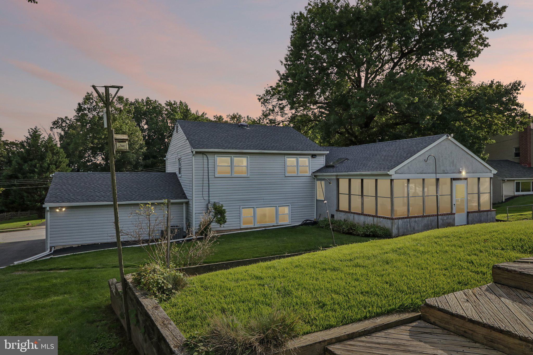 945 MYSTIC LANE